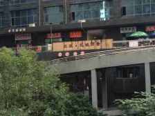 精装一房 现在租的1500 成熟小区住家很方便 采光很好