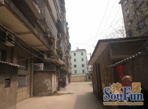 解放西路1号国税局宿舍 南北通透,采光好 视野好,诚心出售