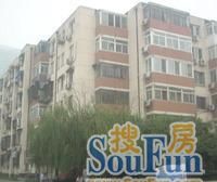 小区位置好东边套,全明户型,装修好,采光通风俱佳