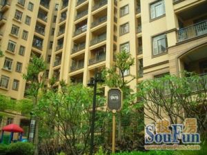 楼下文化公园 房子带大入户花园四个阳台望别墅区