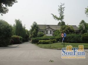 假日青城 1室1厅 西