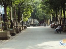 满五年 100平阁楼 精装自住 小区中间位置