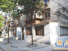 周边配套齐全 超市 菜场 商城 小吃街 便利店 地铁