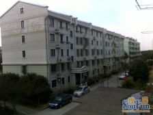 此房满五,户型方正拎包入住,楼层好视野开阔交通便利