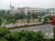 五环假日广场5室2厅东北