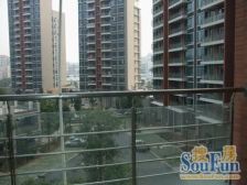 朝南向,一楼带院子,装修保养比较好