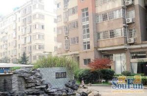 南湖路都市春天正规4房居家装修南北对流诚心出售