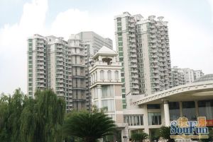 满五年 装修保养好 高层方正两房