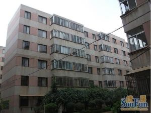 船舶小区中间层2室,小区配套齐全,证在手产权清晰