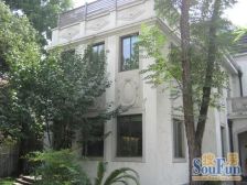 繁华地段,采光充足,中式风格,大开间