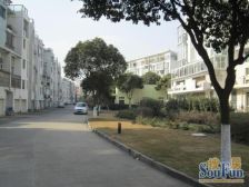 新挂牌大三房 汇金路地铁口 看中价格可谈