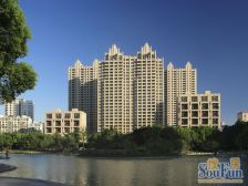 翠湖御苑 挑空户型,装修风格独特3000万,带车位花园