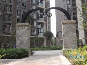 水畔经典3室1厅南