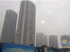 急售45万 单价4千 毛坯房101平 动力城 中间楼层视野好