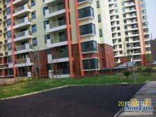 花园位置,采光没影响,诚心出售,带花园