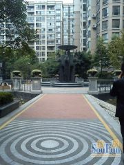 绿地紫瑞里4室2厅东南西北