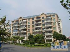 房子是满五年,南北直通全明户型,自住精装修