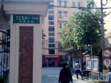 小区中间位置,一梯两户一室一厅,厨卫朝北,上绿苑,满五年