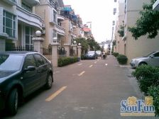 满五税费便宜,,4房复式型,大厅采用5米多高的中空厅