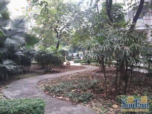 封闭式小区管理,旺中带静,生活配套齐全。