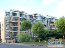 总高4层带阁楼,四房两厅两卫,南北户型,采光充足