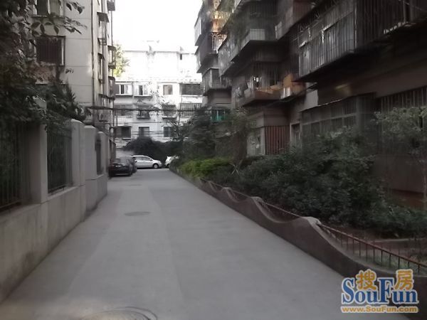 小区相关图