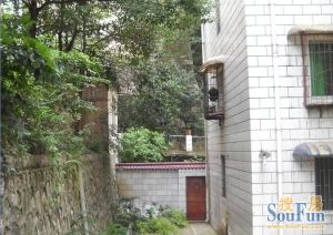 50米地铁站,万达广场中天花园旁,三房无抵押低税费