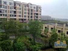 商圈旁,轻轨购物旁,随时看房,户型方正,通风好