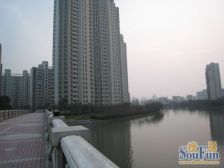 70万精装修,领包入住,满5年为一,飞机户型,近地铁