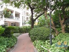 保利花园大三房,厅出阳台视野开阔