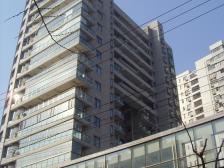 大平层,不靠近马路,主卧朝南,客厅朝南,交通便利