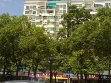 莲花苑精装4房、带露台、带红本独立车库,诚心出售!