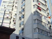 ???甑选一楼带天井、近地铁、看房方便、诚心出售