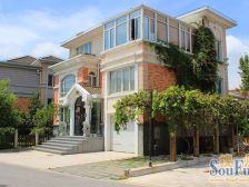 地铁口,电梯飞机户型,诚意出售