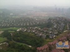 汽博中心 保利国际高尔夫花园五房960万