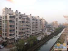 自住,精装修的,边户上首房出售!