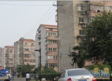 3楼的 外墙有红瓷砖,现浇的 价格各付