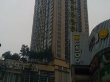 高楼层+看十八梯夜景+位置好+好出租