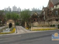 汽博中心 融创勋爵堡五房1500万