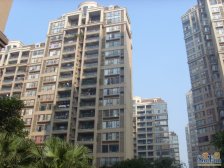 顶层带阁楼,精装房,装修新静,安静舒适 ,看房方便