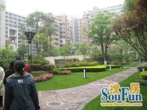 水晶花园3室1厅西