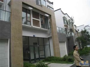 阳光华庭4室1厅东