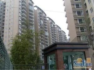 高攀路18号1室1厅南