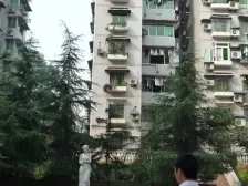 业主诚心出售,交通便利,出行方便,户型方正