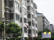 顶楼复式,外楼梯。 格局正气,通透户型