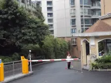 四房双卫外阳台 顶跃带屋顶花园