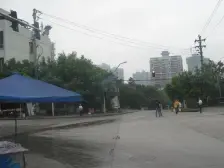 解放碑旁边低楼层+单价低+配套齐全