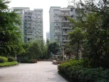 配套完善,离新山村轻轨站200米。