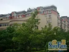 精装正四房双卫 出行便利,配套成熟 楼栋近轻轨