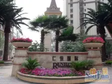 中间位置 东南朝向 全景落地窗 采光充足 户型方正